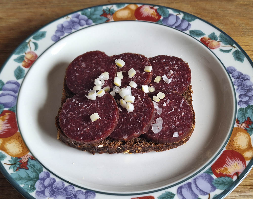 Rugbrd med spegeplse og skovlg